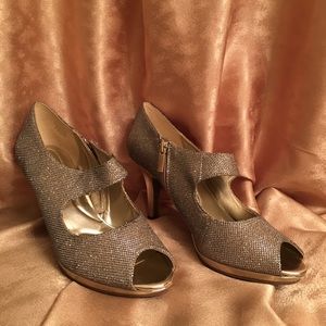 Bandolino Silver Heels